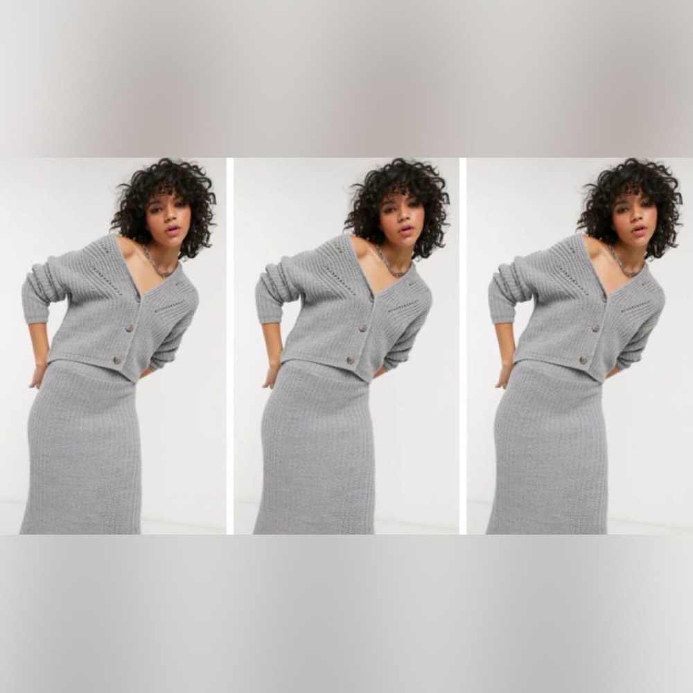 Time and Tru Light Gray Ribbed Sweater and skirt